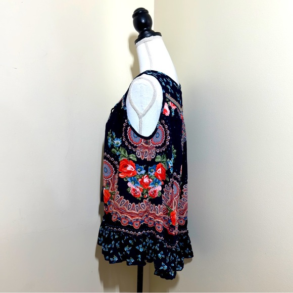 Bila || woman’s thank top size Medium - Picture 2 of 5